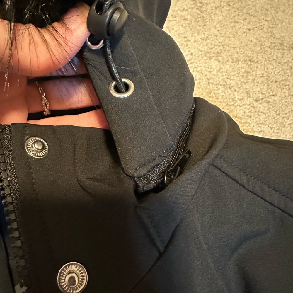 🆕 Guess Black Hooded Coat with Fur Trim - Picture 6 of 10